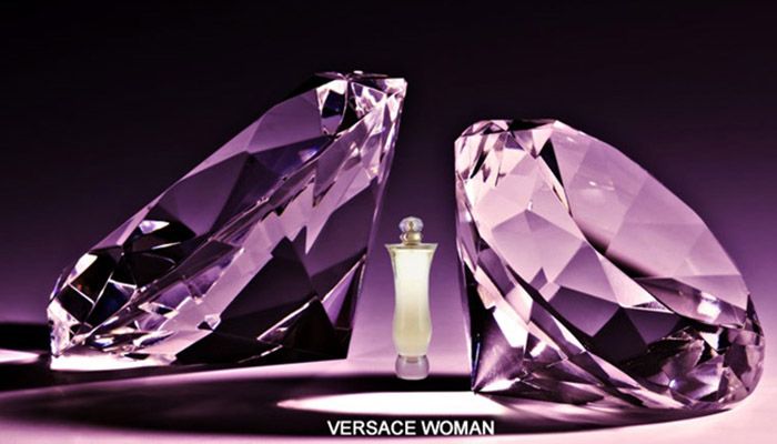 Thiết kế chai nước hoa Versace Woman EDT 100ml đơn giản, nữ t&iacute;nh